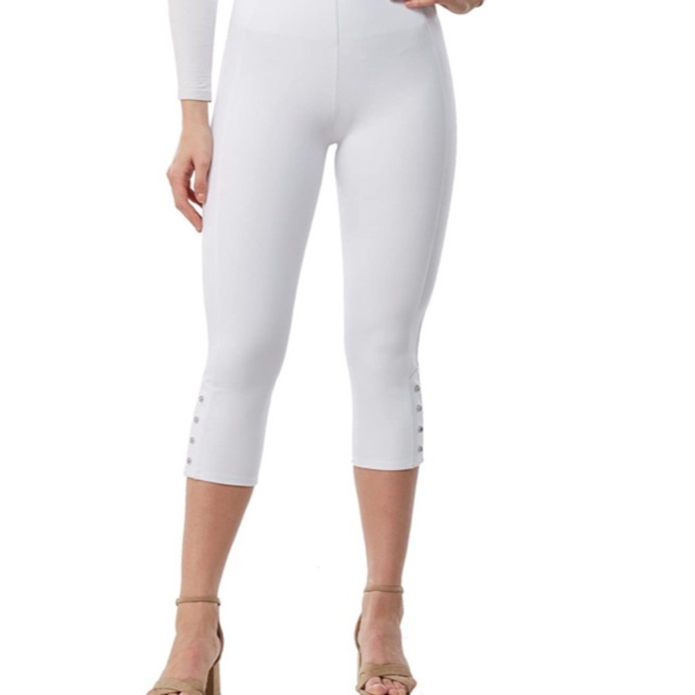 Nygard Slims Luxe Pull On Capri With Snap Buttons